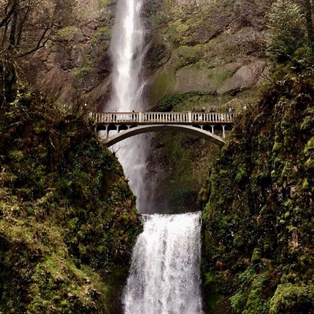 top-portland-attractions-multnomah-falls